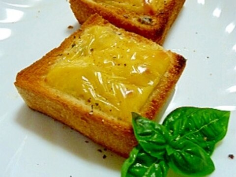 アンチョビとチェダーチーズの★ガーリックトースト